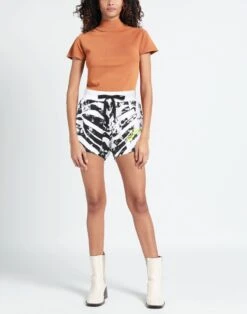 JOHN RICHMOND | Shorts & Bermudas Weiß Damen -JOHN RICHMOND Store 13905451rr 14 r